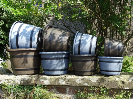 🛢️ Barrels, Troughs & Urns