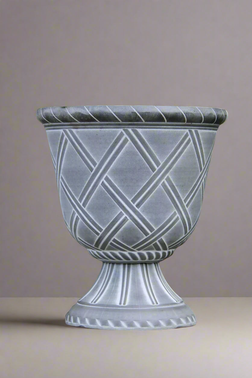 Lattice Urn