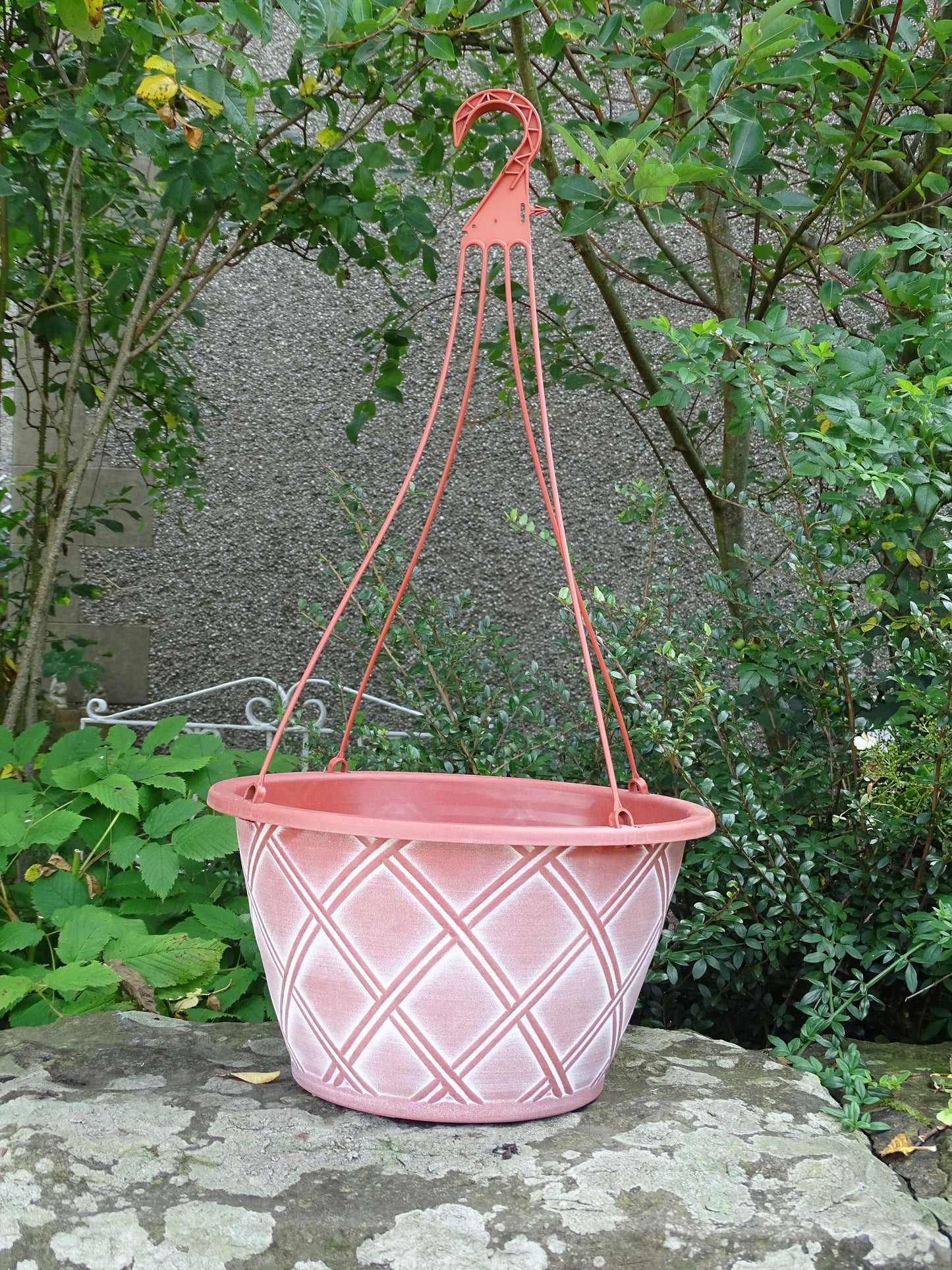 Bell Lattice Hanging Basket
